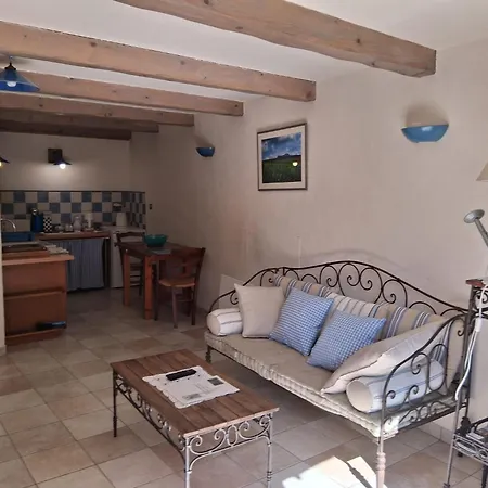 La Maison De Julia 게스트하우스 3*